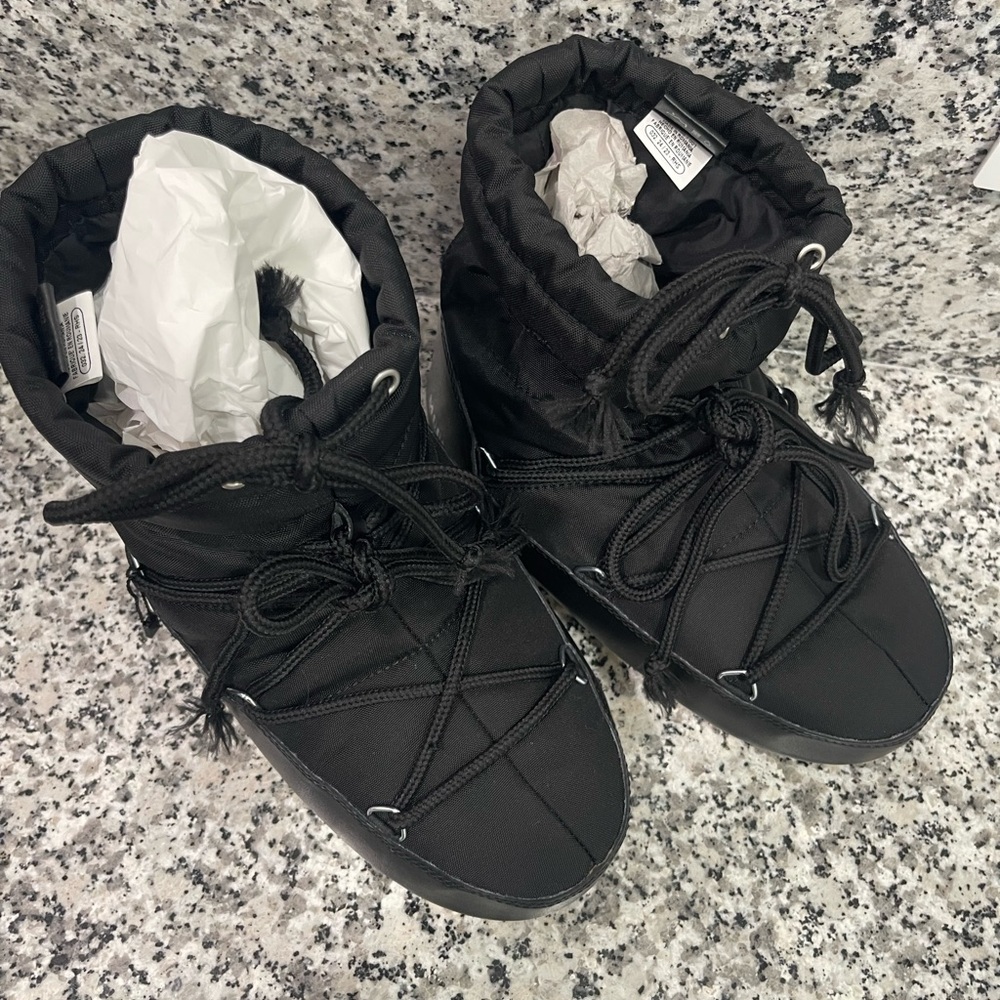 Black Winter Boot - Picture 3 of 8